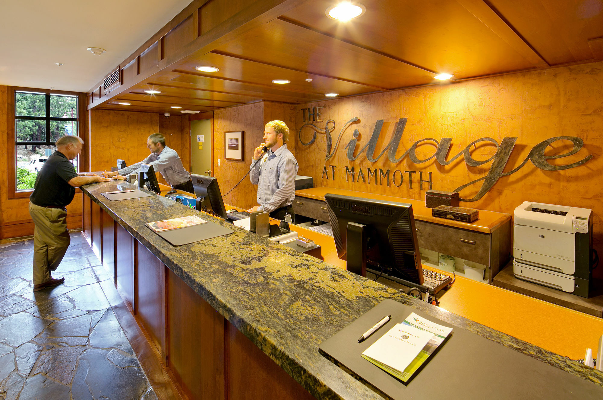 The Village Lodge Mammoth Lakes Zewnętrze zdjęcie
